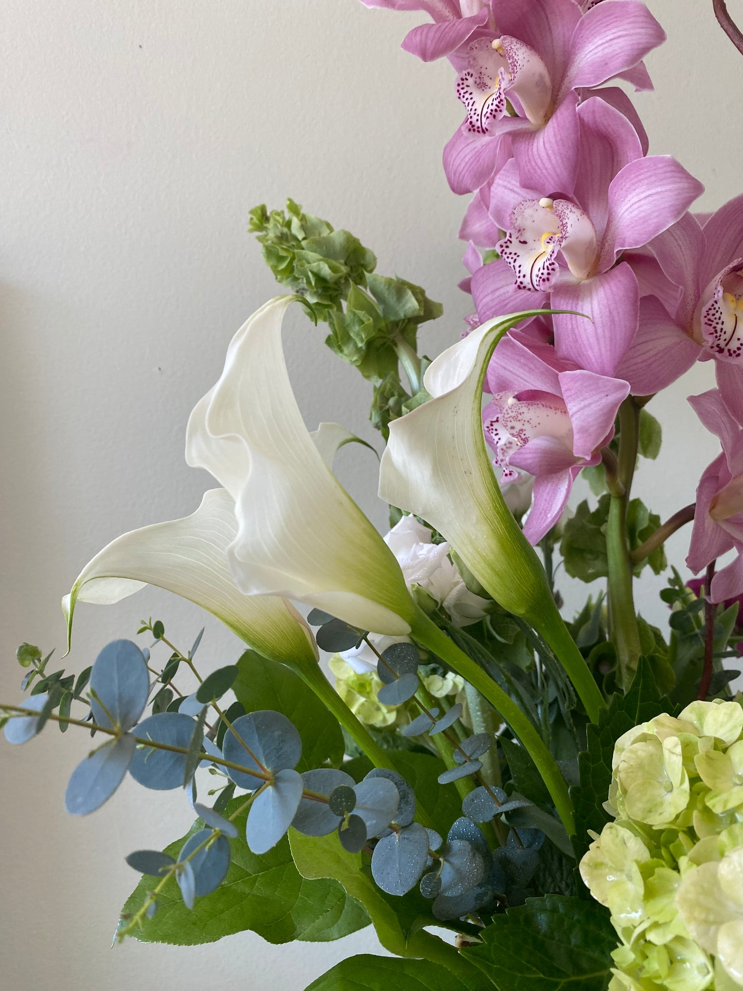 A Grand Gesture: Custom Design Arrangement