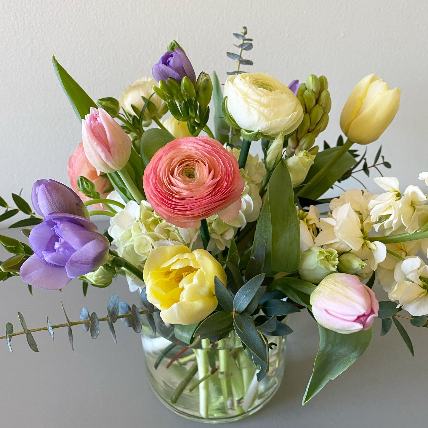 Round and Compact Vase Arrangement